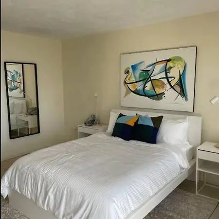 1102- Stylish 1Br With 1Ba With Stunning City & Ocean Views